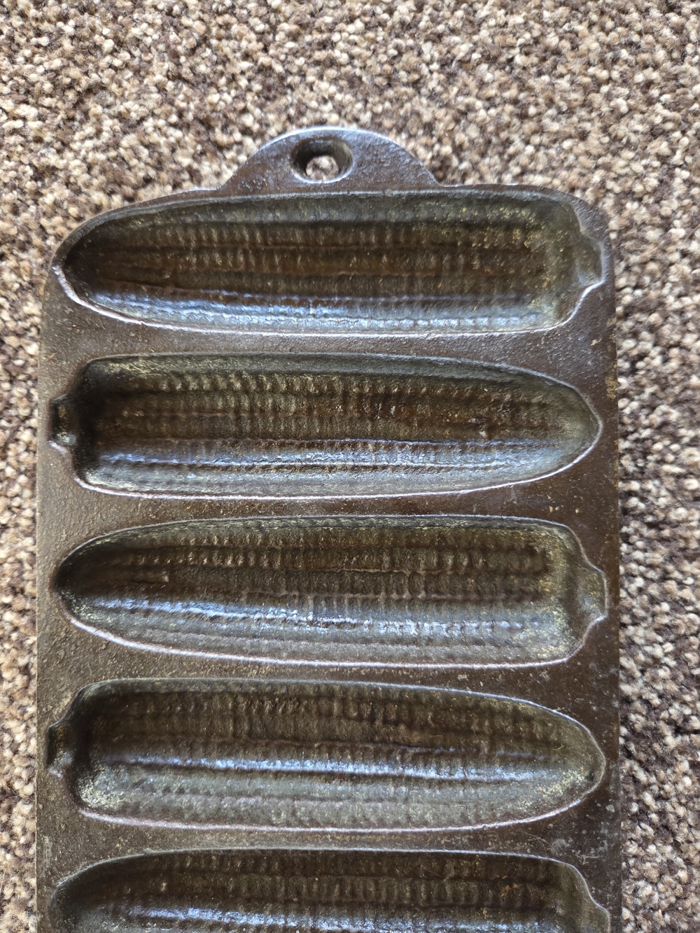 Vintage Cast Iron Corn Stick Pan – 7 Slot Cornbread Mold – Unmarked - Picture 2 of 4
